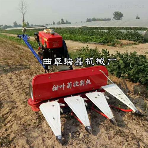 县黑麦草收割机 机器介绍: 新型割晒机割台,是我厂经心研制的新产品